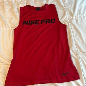 Nike pro workout top
